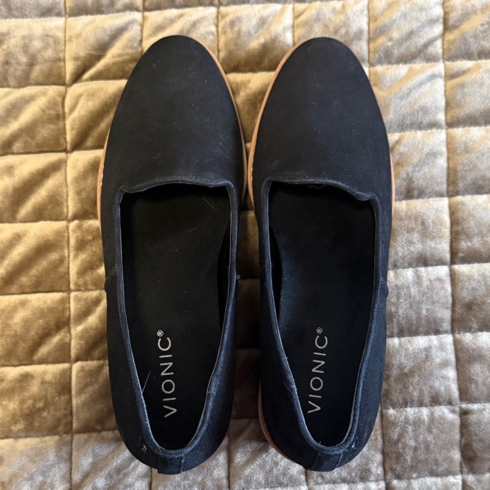 Vionic Black Wedge Slip-On Flats